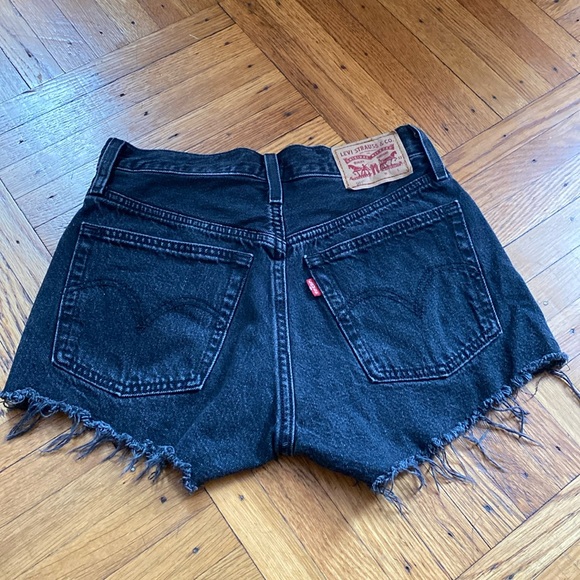 Levi’s 501 black denim short size 24 - Picture 2 of 6